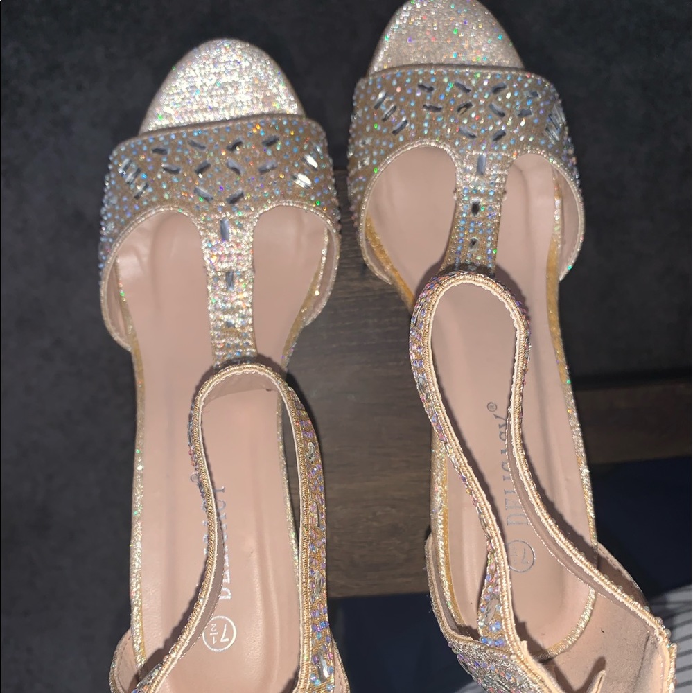 Heels - Picture 2 of 5